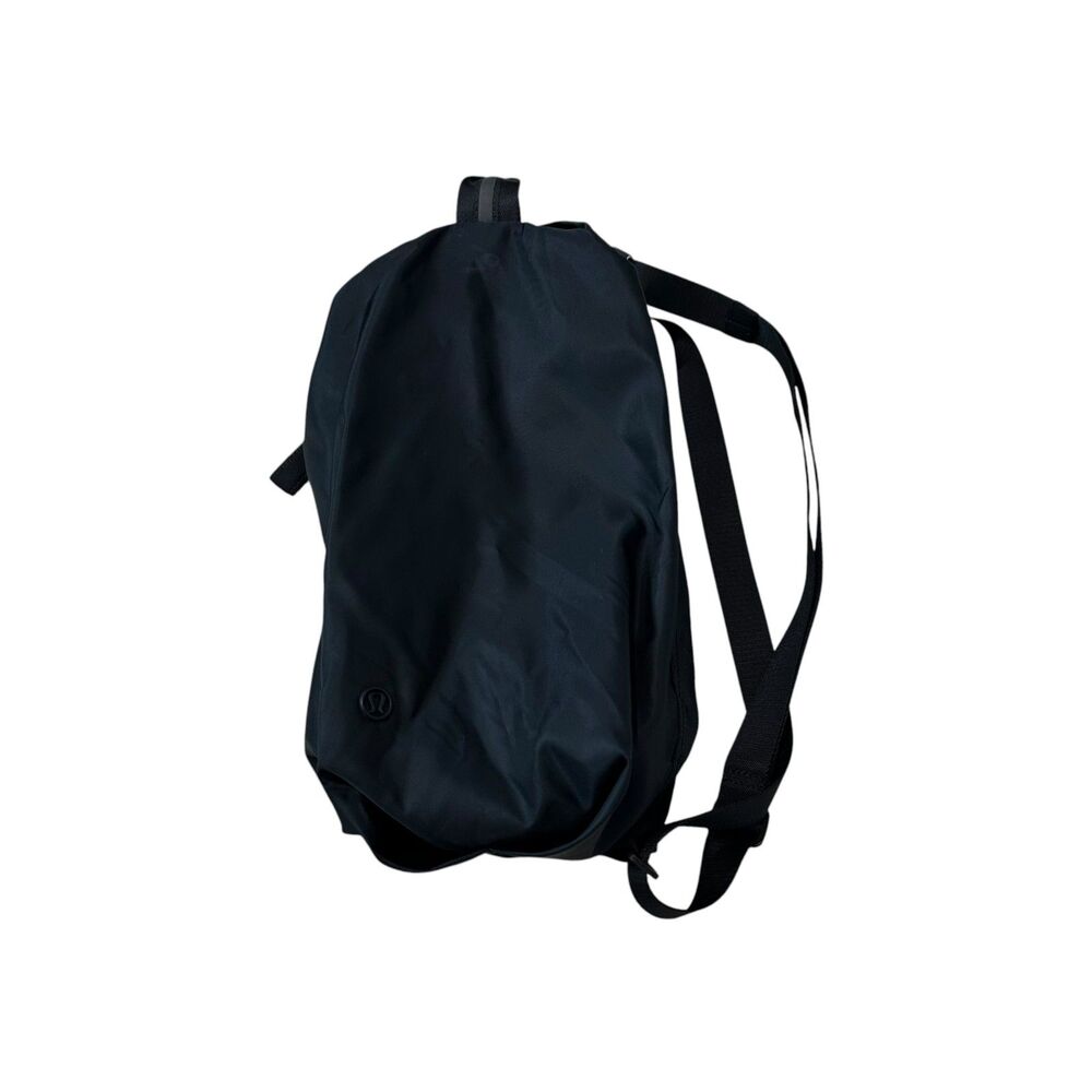 Lululemon Fast Track Bag 9L in Black